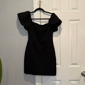 Beautiful dress worn but in MINt conditions no rips no tears